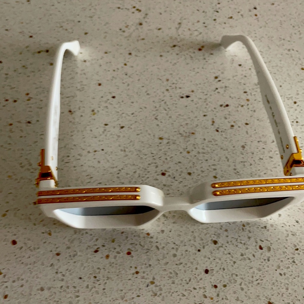 Louis Vuitton 1.1 MILLIONAIRES SUNGLASSES - Picture 4 of 7